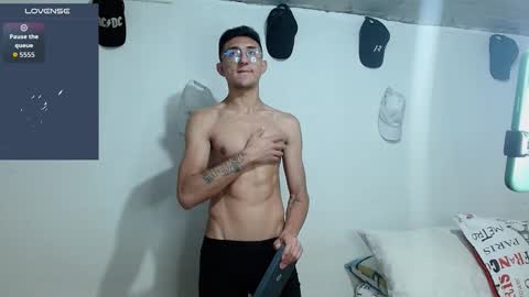 Snapshot of samfox_ chatting on 5, 3, 2026 SAM online show from 5, 3, 2026