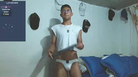 Snapshot of samfox_ chatting on 8, 4, 2026 SAM online show from 8, 4, 2026