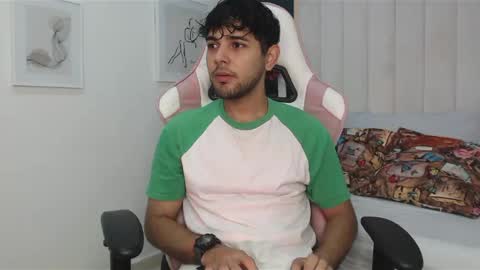 Snapshot of samir_bear chatting on 4, 1, 2025 Samir online show from 4, 1, 2025