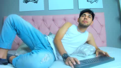 Snapshot of samir_bear chatting on 31, 1, 2025 Samir online show from 31, 1, 2025
