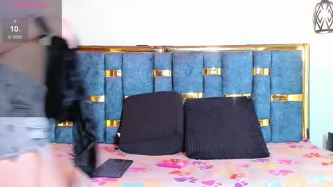 Snapshot of sammy_fox18 chatting on 21, 10, 2025 Sammy fox18 online show from 21, 10, 2025