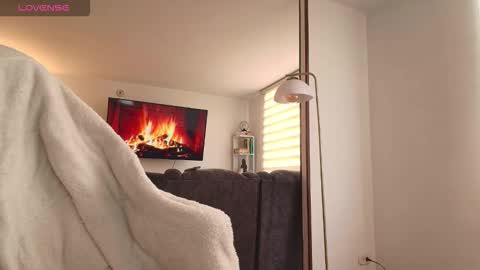 Hello I am absent due to a family calamity I will return soon-hola estoy ausente por un problema familiar volvere pronto. online show from 7, 2, 2026