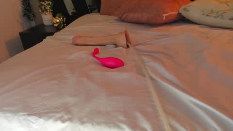 Find me at  when im offline here. online show from 17, 12, 2024