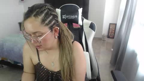Snapshot of samy_vsn chatting on 5, 2, 2025 samy_vsn online show from 5, 2, 2025