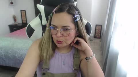 Snapshot of samy_vsn chatting on 6, 2, 2025 samy_vsn online show from 6, 2, 2025