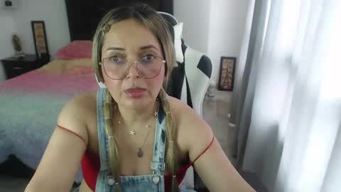 Snapshot of samy_vsn chatting on 8, 2, 2025 samy_vsn online show from 8, 2, 2025