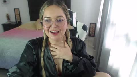 Snapshot of samy_vsn chatting on 8, 2, 2025 samy_vsn online show from 8, 2, 2025