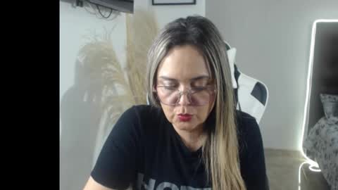 Snapshot of samy_vsn chatting on 14, 10, 2025 samy_vsn online show from 14, 10, 2025