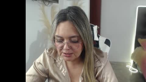 Snapshot of samy_vsn chatting on 25, 10, 2025 samy_vsn online show from 25, 10, 2025