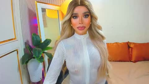 Snapshot of sandra_hornball chatting on 15, 12, 2025 Sandra Hornball online show from 15, 12, 2025