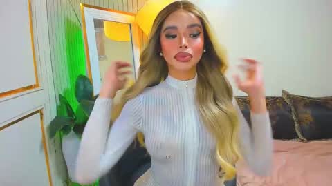 Snapshot of sandra_hornball chatting on 20, 12, 2025 Sandra Hornball online show from 20, 12, 2025