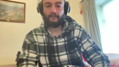 Sandro Andersom online show from 28, 9, 2025