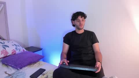 santi700948 online show from 29, 3, 2026