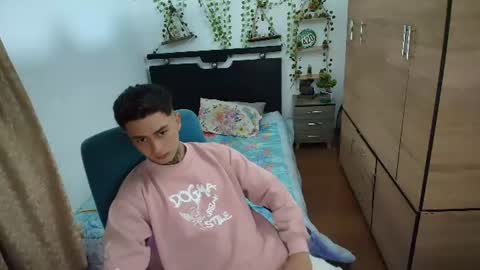 Snapshot of santi_ss chatting on 8, 7, 2026 santi_ss online show from 8, 7, 2026