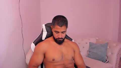 santiago_huntt online show from 18, 2, 2025