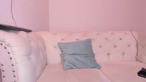 santiago_huntt online show from 25, 2, 2025