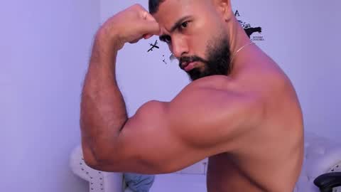 santiago_huntt online show from 8, 9, 2025
