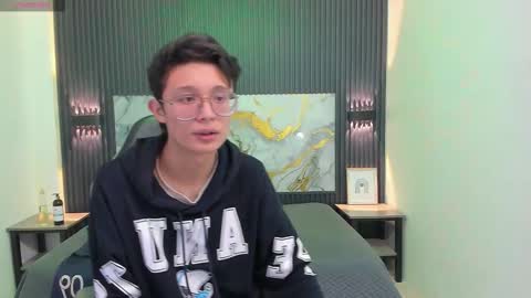 santiago_russo18 online show from 1, 2, 2026