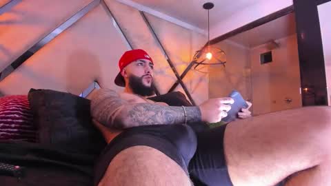 Santiago Hincapiie online show from 24, 2, 2026