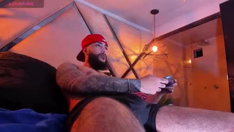 Santiago Hincapiie online show from 3, 3, 2026