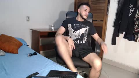 Snapshot of santiexxx chatting on 20, 10, 2025 santiexxx online show from 20, 10, 2025