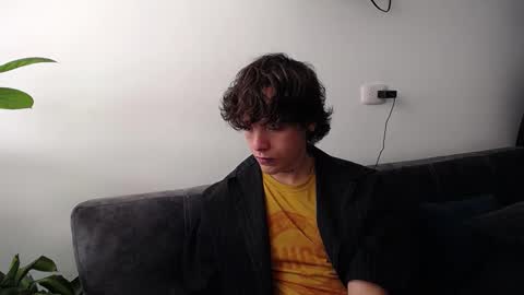 Santii online show from 7, 3, 2025