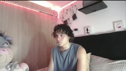 Snapshot of santii_rose chatting on 15, 4, 2026 Santii online show from 15, 4, 2026