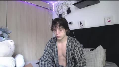 Snapshot of santii_rose chatting on 23, 4, 2026 Santii online show from 23, 4, 2026