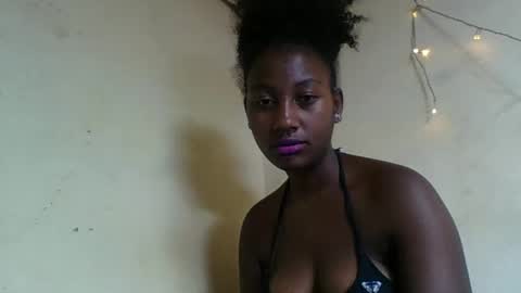 Snapshot of santiola chatting on 12, 3, 2026 santiola online show from 12, 3, 2026