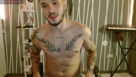 Snapshot of santti_torres chatting on 22, 1, 2025 Santy Torres online show from 22, 1, 2025