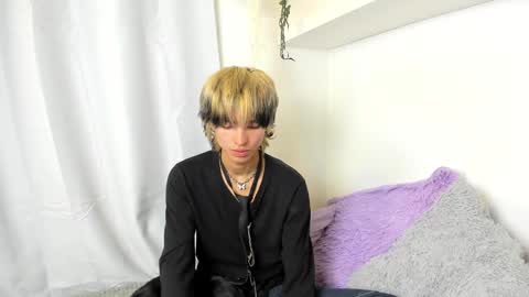 Snapshot of santy_kitty chatting on 18, 12, 2024 kitty online show from 18, 12, 2024