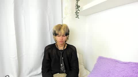 Snapshot of santy_kitty chatting on 19, 12, 2024 kitty online show from 19, 12, 2024