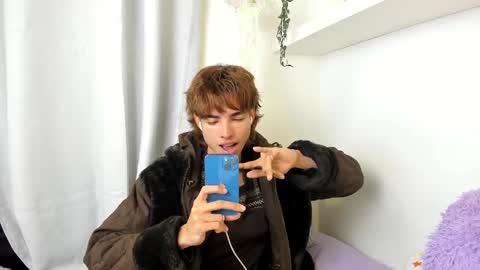 Snapshot of santy_kitty chatting on 21, 1, 2025 kitty online show from 21, 1, 2025