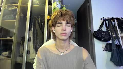 Snapshot of santy_kitty chatting on 27, 1, 2025 kitty online show from 27, 1, 2025