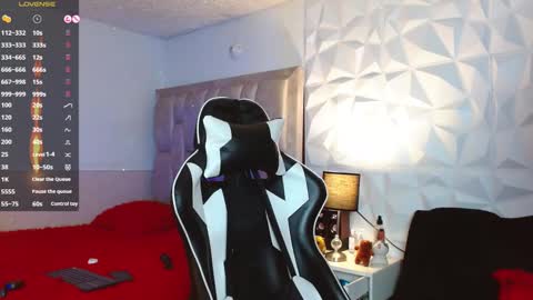 Santyago online show from 8, 12, 2024