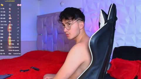 Santyago online show from 10, 12, 2024