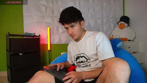 Santyago online show from 6, 10, 2025