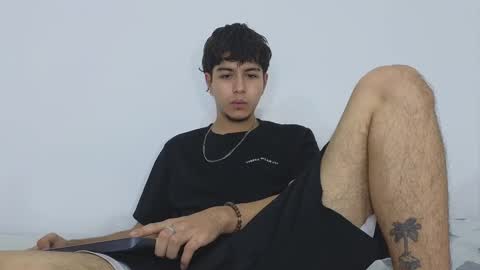 Snapshot of santybig18 chatting on 4, 1, 2025 santybig18 online show from 4, 1, 2025