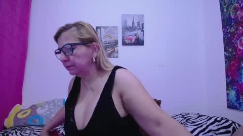 Snapshot of sara211 chatting on 5, 12, 2024 sara online show from 5, 12, 2024