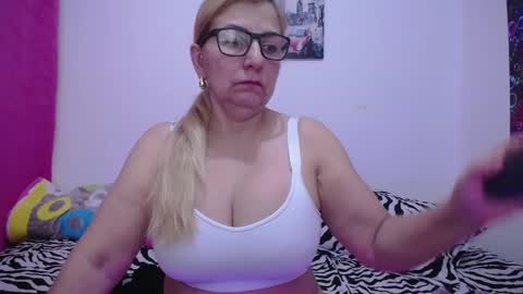 Snapshot of sara211 chatting on 22, 12, 2024 sara online show from 22, 12, 2024