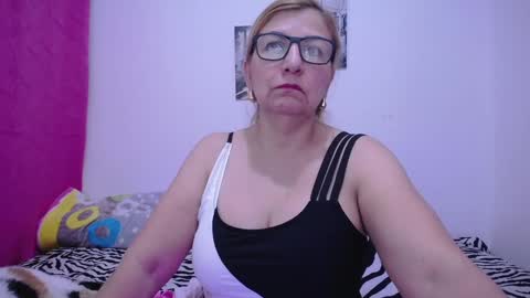 Snapshot of sara211 chatting on 24, 12, 2024 sara online show from 24, 12, 2024