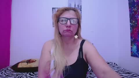 Snapshot of sara211 chatting on 27, 12, 2024 sara online show from 27, 12, 2024