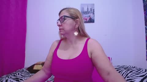 Snapshot of sara211 chatting on 30, 12, 2024 sara online show from 30, 12, 2024