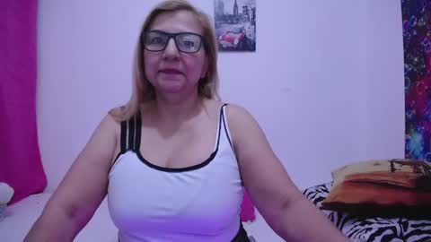 Snapshot of sara211 chatting on 13, 1, 2025 sara online show from 13, 1, 2025