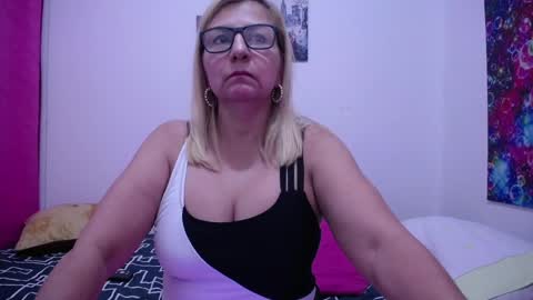 Snapshot of sara211 chatting on 10, 2, 2025 sara online show from 10, 2, 2025