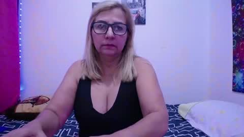 Snapshot of sara211 chatting on 14, 2, 2025 sara online show from 14, 2, 2025