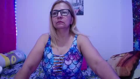 Snapshot of sara211 chatting on 11, 3, 2025 sara online show from 11, 3, 2025