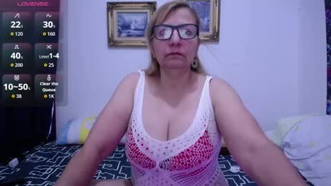 Snapshot of sara211 chatting on 25, 9, 2025 sara online show from 25, 9, 2025