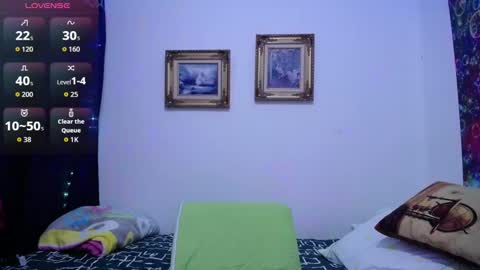 Snapshot of sara211 chatting on 5, 10, 2025 sara online show from 5, 10, 2025