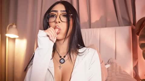 Sara  online show from 8, 5, 2026